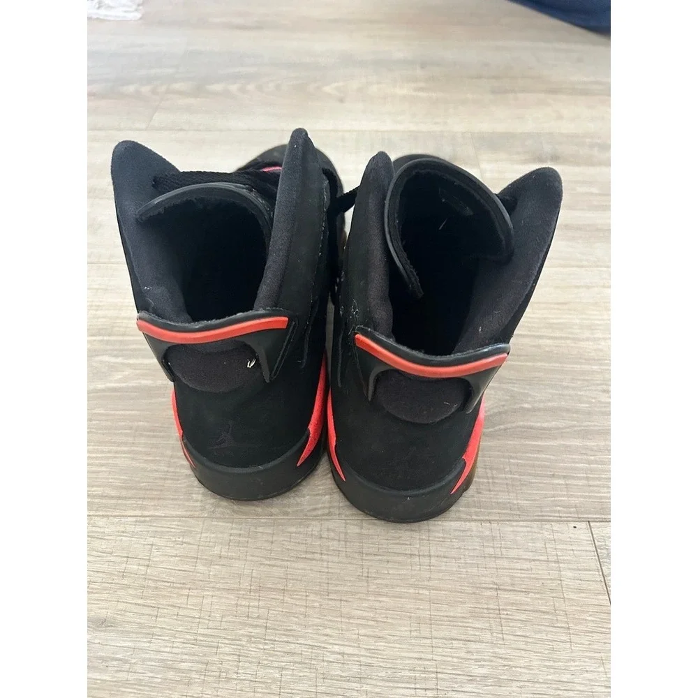 Jordan retro black