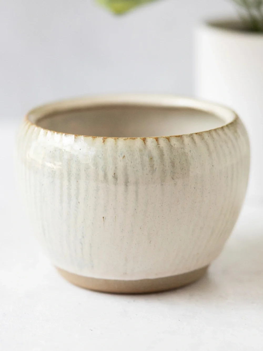 Cream gray brown round ribbed pottery planter 4